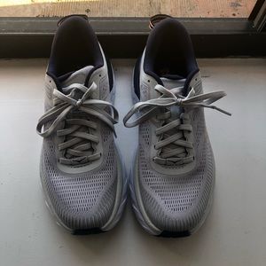 Hoka One One Bondi 6
